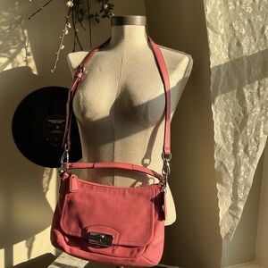 Coach Women's Vintage Pink Leather Handbag Hobo Shoulder Bag Coach F22306 Kristi